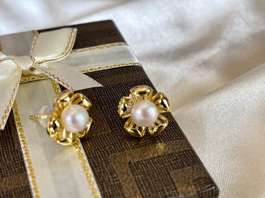 FLOWER POWER - Exquisite yet simple five-leaf flower earrings with high-quality freshwater pearl