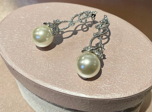 TANYA'S BEAUTY - Elegant White Gold plated earring with a glorious large pearl