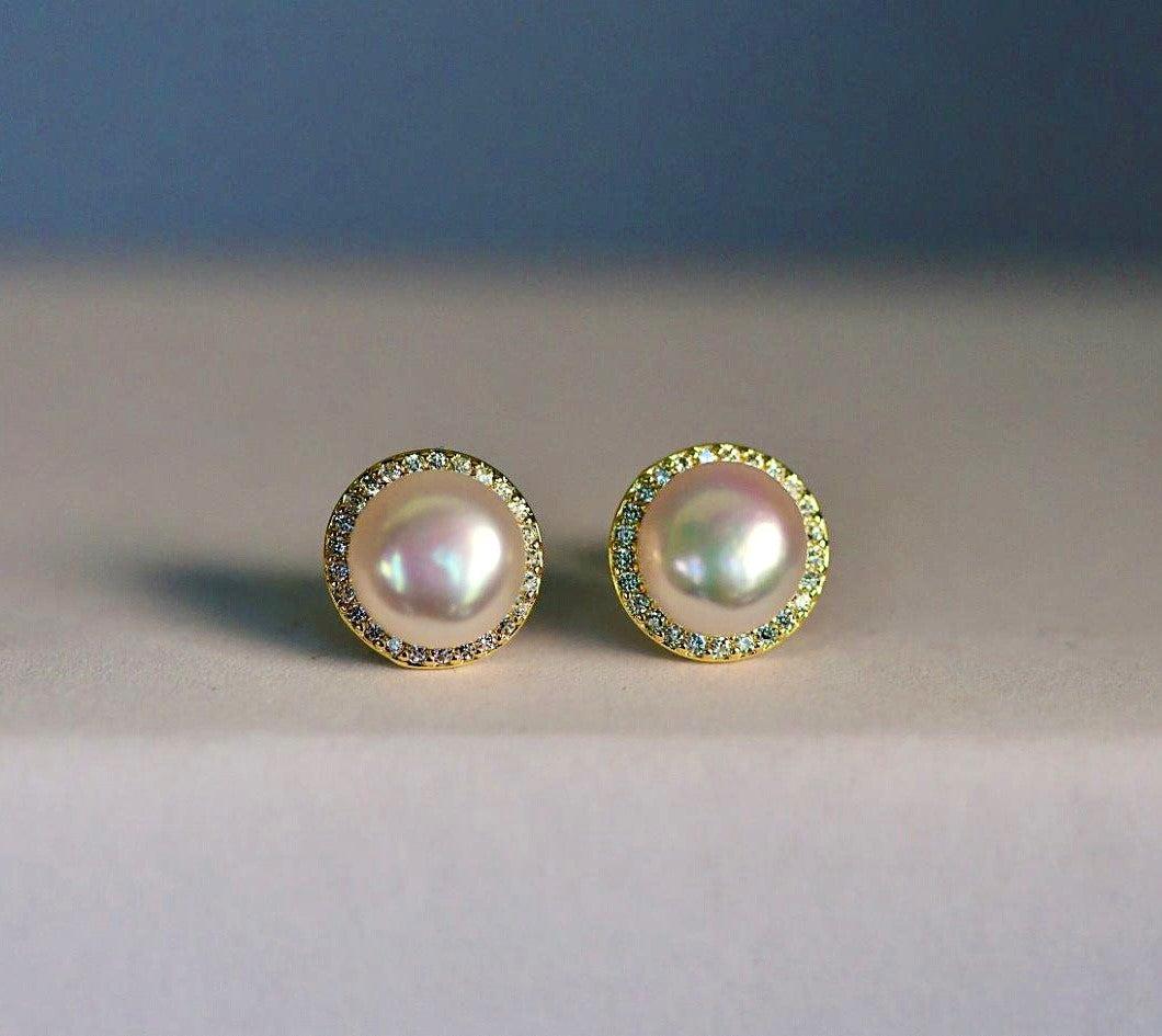 CUPCAKE - The sweetest fresh water pearl stud earring surrounded by glitsy zirconias