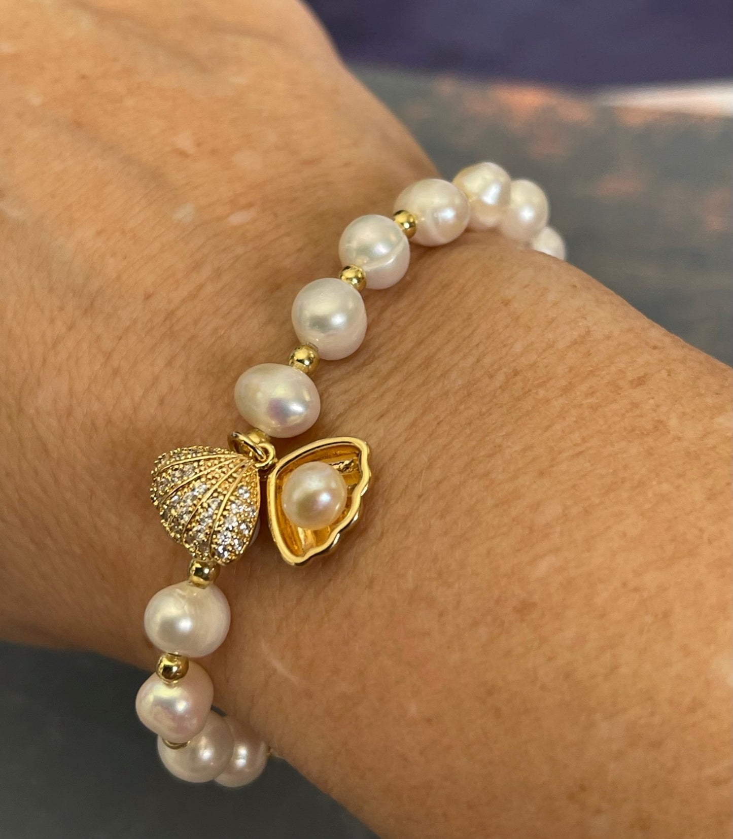 GOLDEN PEARL -Fresh water pearl and gold clam drawstring bracelet