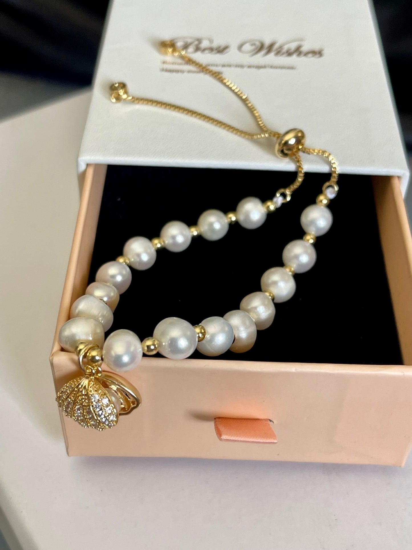 GOLDEN PEARL -Fresh water pearl and gold clam drawstring bracelet