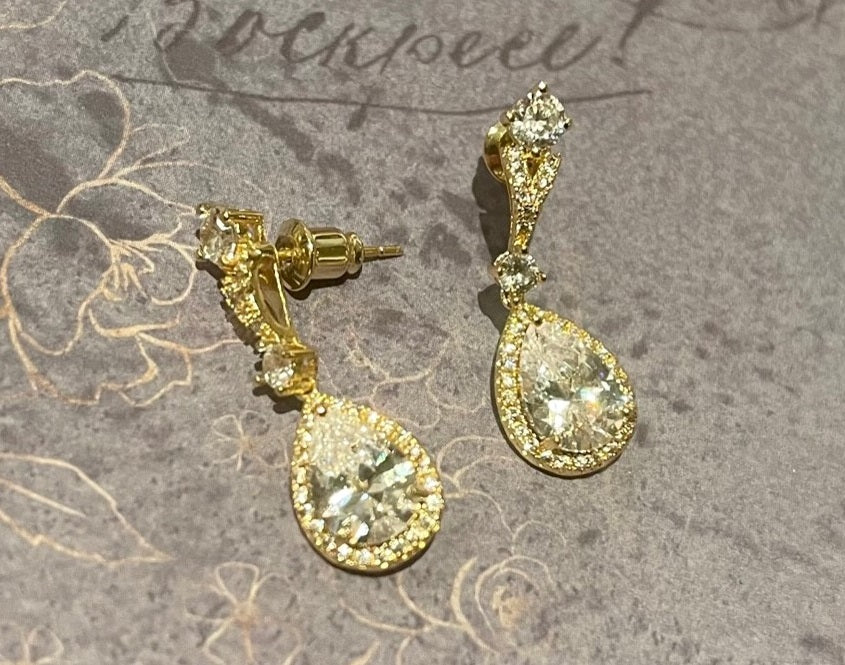 GOLDEN CELEBRATION - Lovely gold and cubic zirconia water drop evening earrings