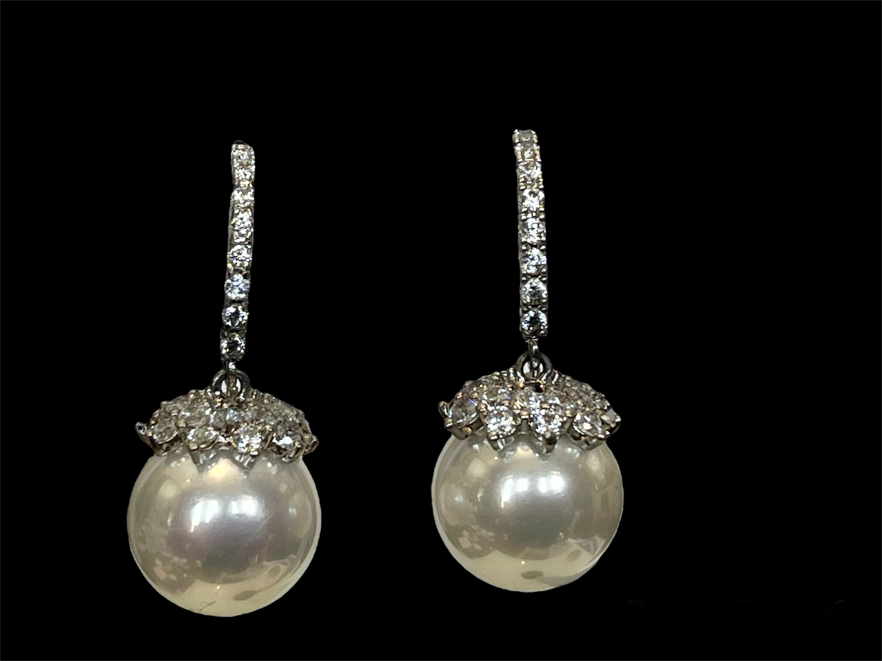 IVORY BEAUTY - Stunning white pearl pendant, elegant earring with cubic zirconias in a silver setting