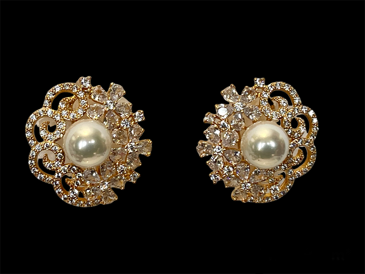 ADDICTIVE ALLURE - Top Quality Champagne Gold Plated with pearl and Zircon earrings